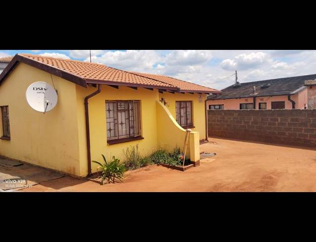2 BEDROOM HOUSE FOR SALE IN TEMBISA EXT 7